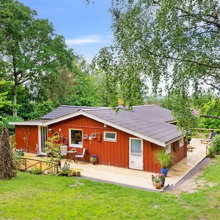 Reika - 1km From The Sea By Interhome *