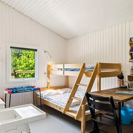 Reika - 1km From The Sea By Interhome *